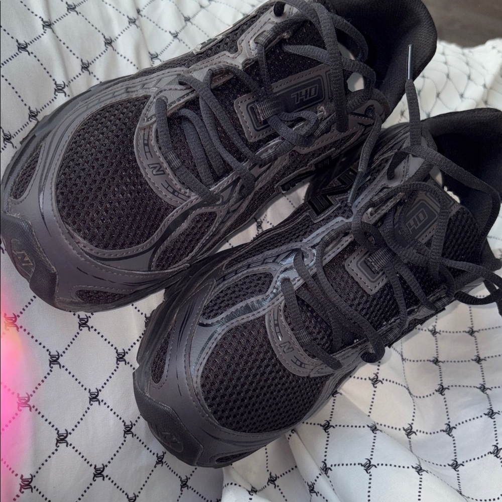 New Balance Charcoal Running Shoes - Picture 11 of 14